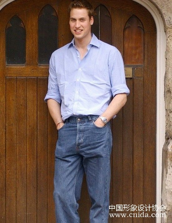 2003年6月威廉王子官方的照片