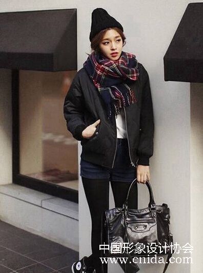 兴县管理师推荐五款时尚围巾围法_时尚前沿_