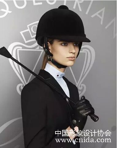 你知道吗?Gucci推出了一款新包包_时尚前沿_