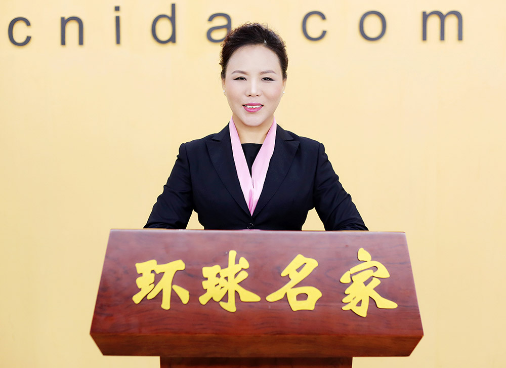 张维佳老师形象照