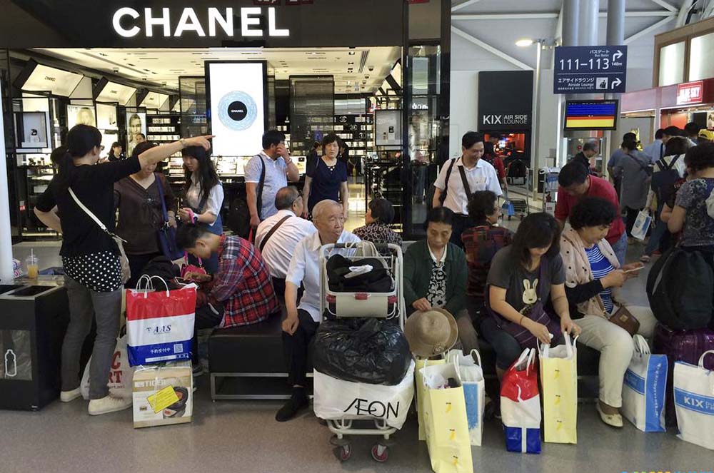 中国游客在海外抢购