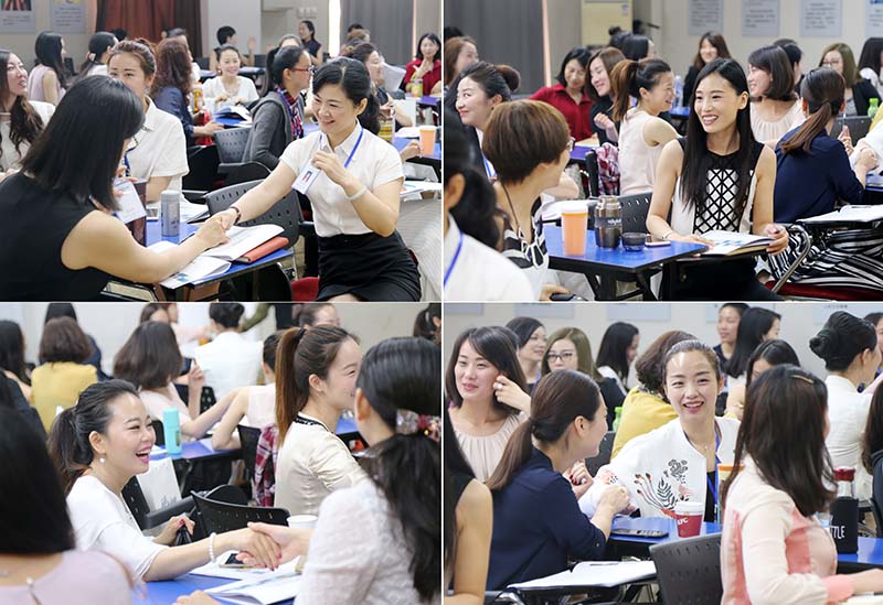 同学们相互亲切的打招呼
