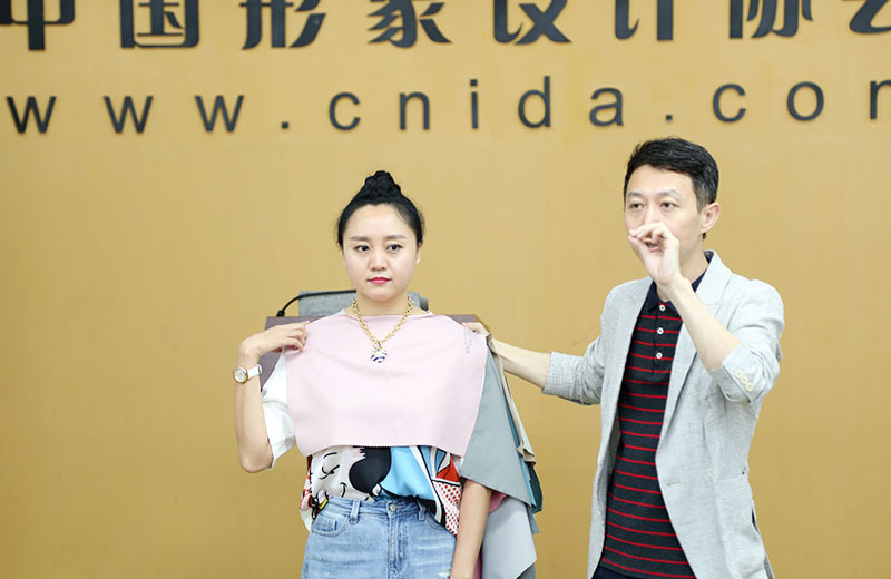 韩久老师现场为同学做风格诊断