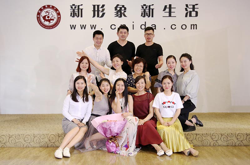 师生毕业合影