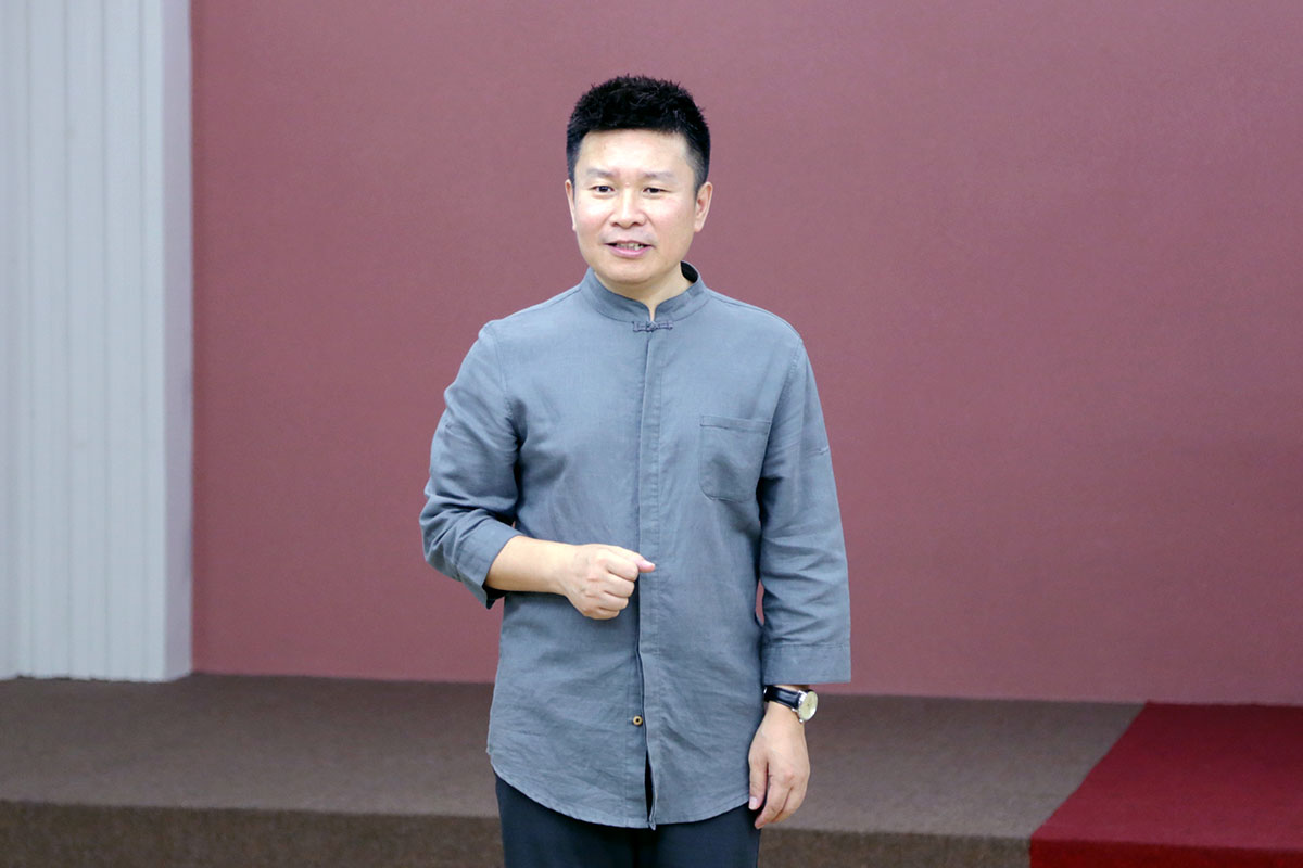 中国形象设计协会秘书长程从正先生主持本届闭幕式