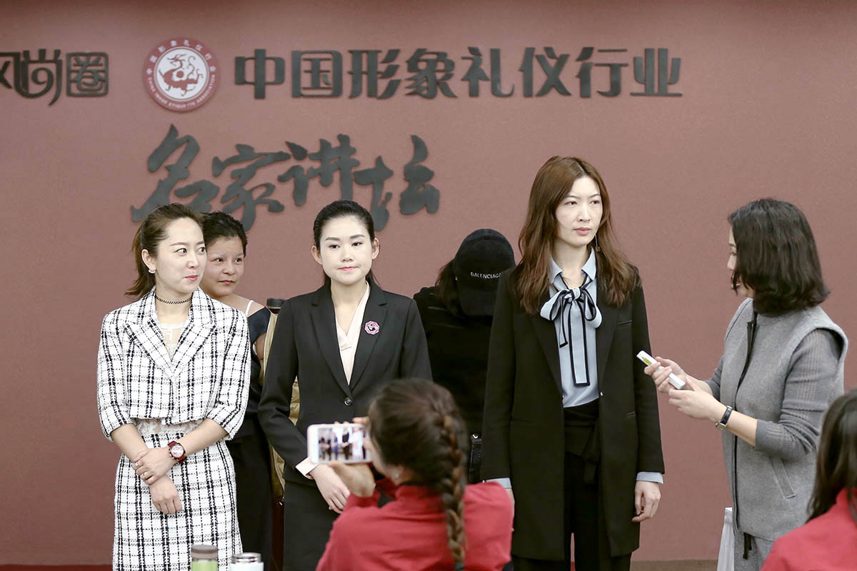 文琦老师是风尚圈资深形象管理专家,从业多年来,她曾