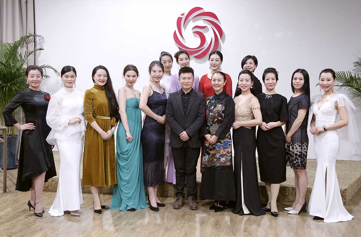 师生毕业合影
