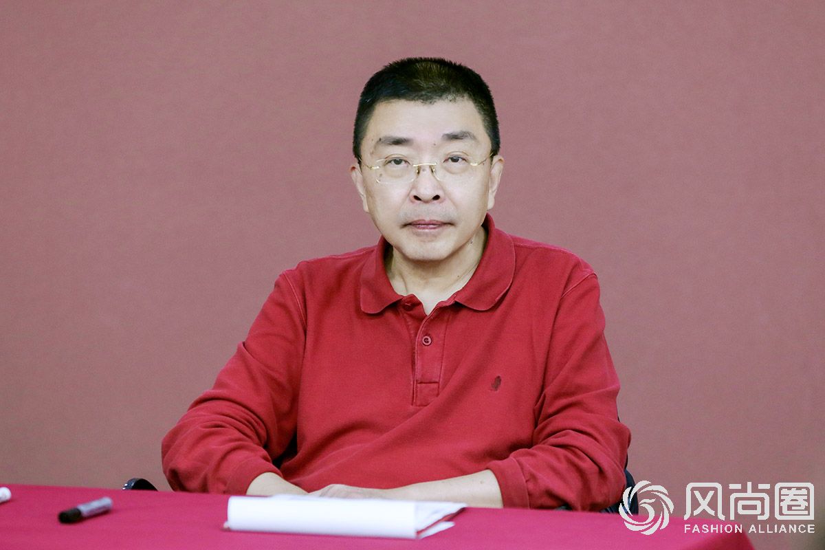 课堂上的金正昆教授
