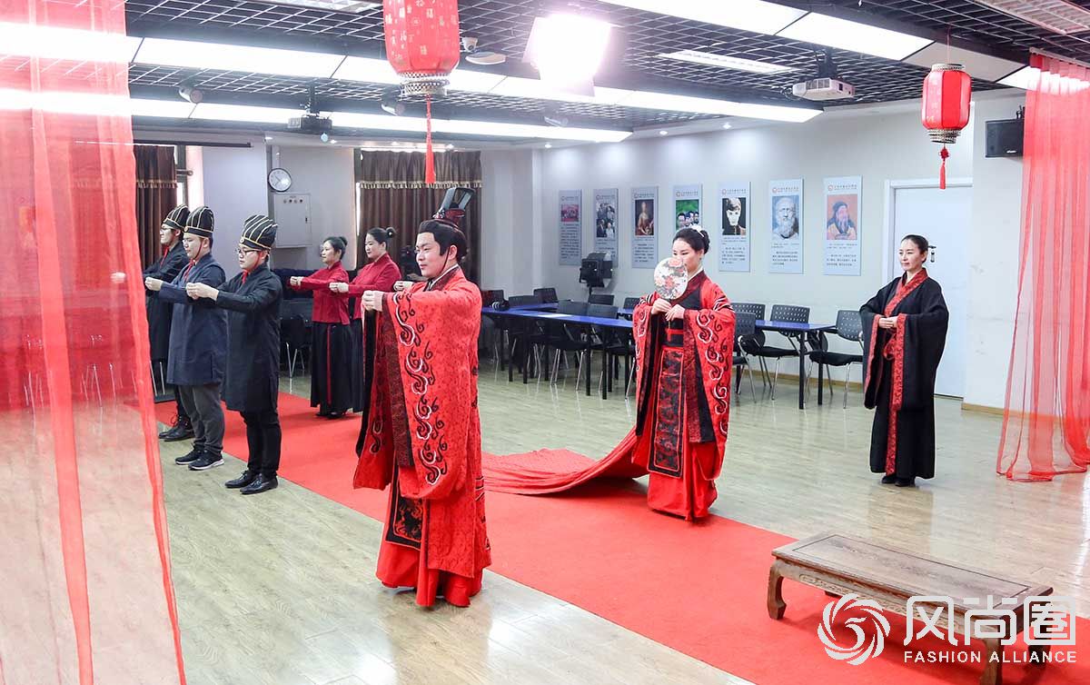弘扬中华传统礼仪 风尚圈独领风骚