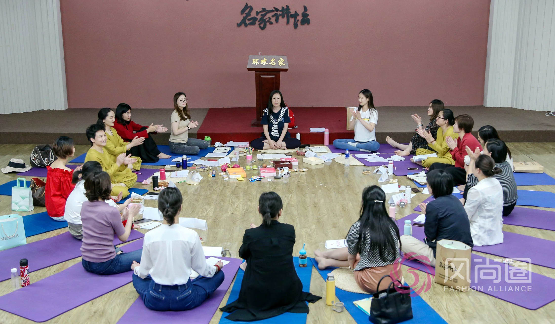 师生合影留念