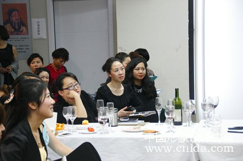 中国形象礼仪协会形象设计和礼仪培训班开班