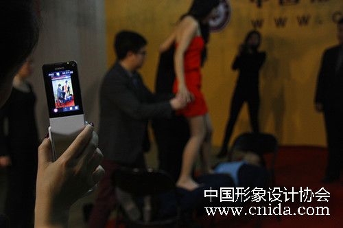 中国形象设计协会形象设计与礼仪培训班开班