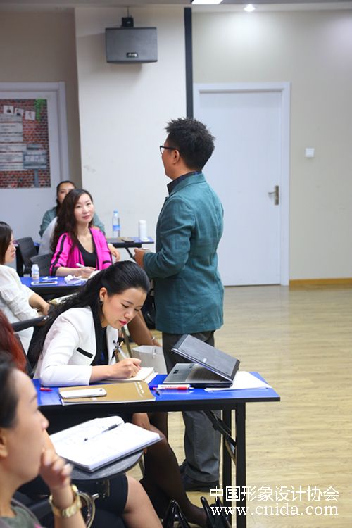 中国形象设计协会形象礼仪讲师班开班