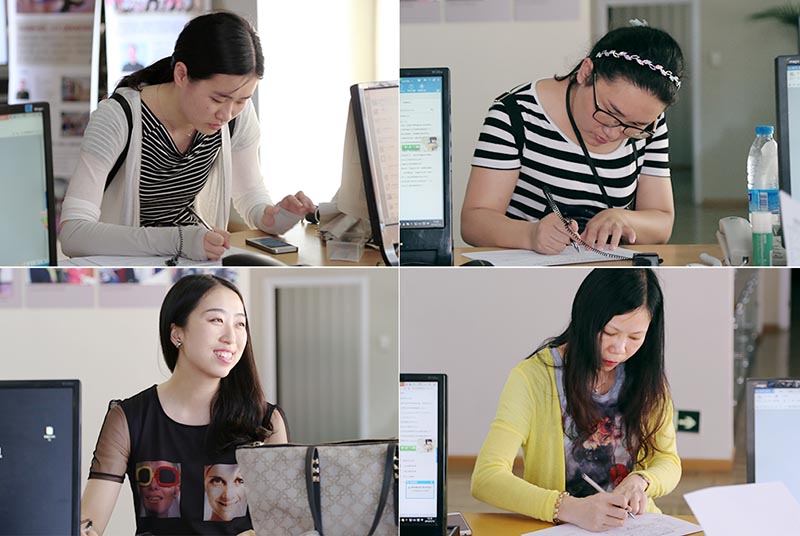 办理报到手续的学员们