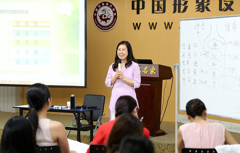 于焕新老师在课堂上