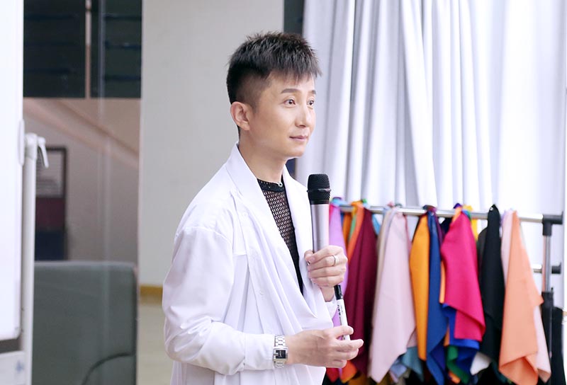 著名形象管理专家路平老师