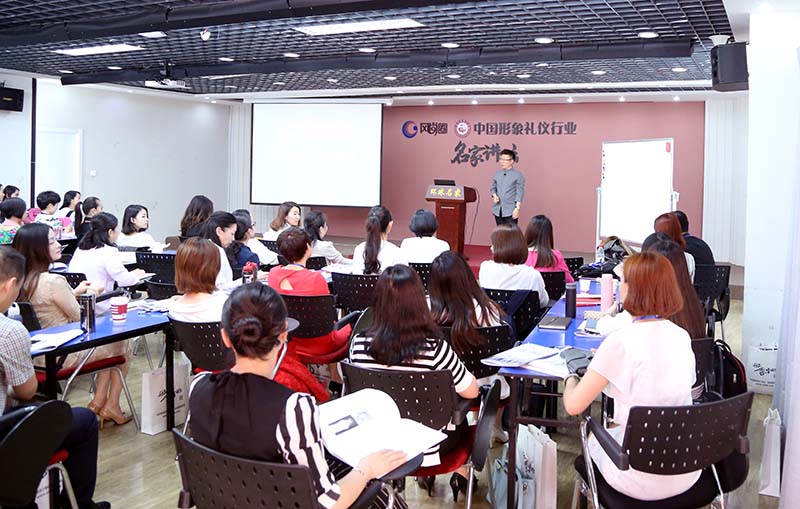 йЭ鳤̴ʦֱѵʦѵӪĿʽ