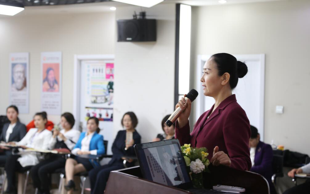 礼仪培训师徐文波老师