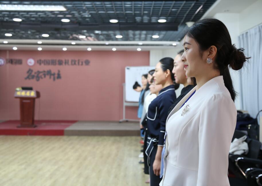 礼仪培训师练习