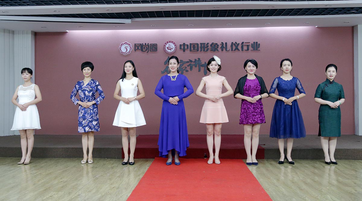 精彩的礼仪操表演