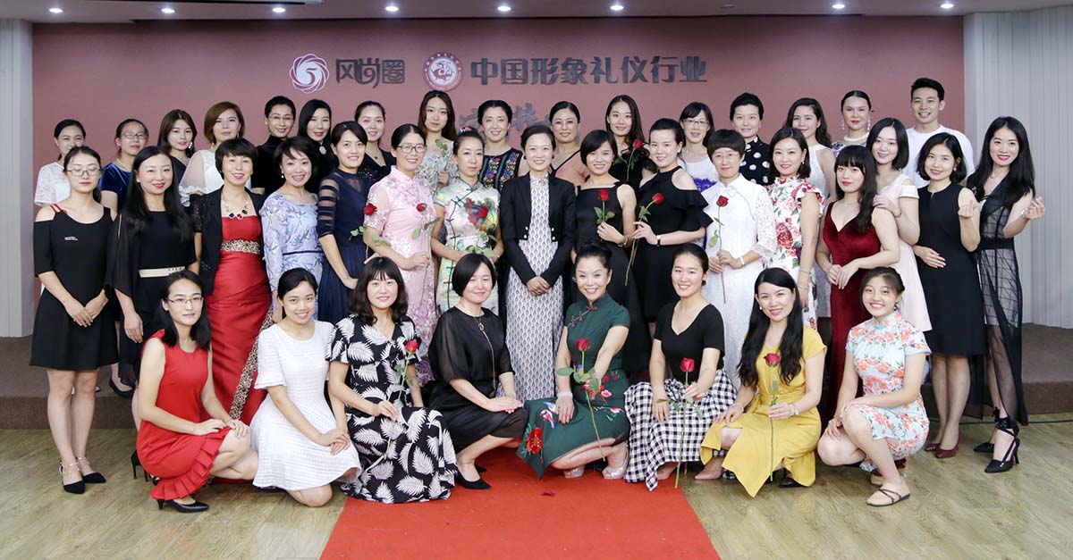 全晚会结束时体同学合影