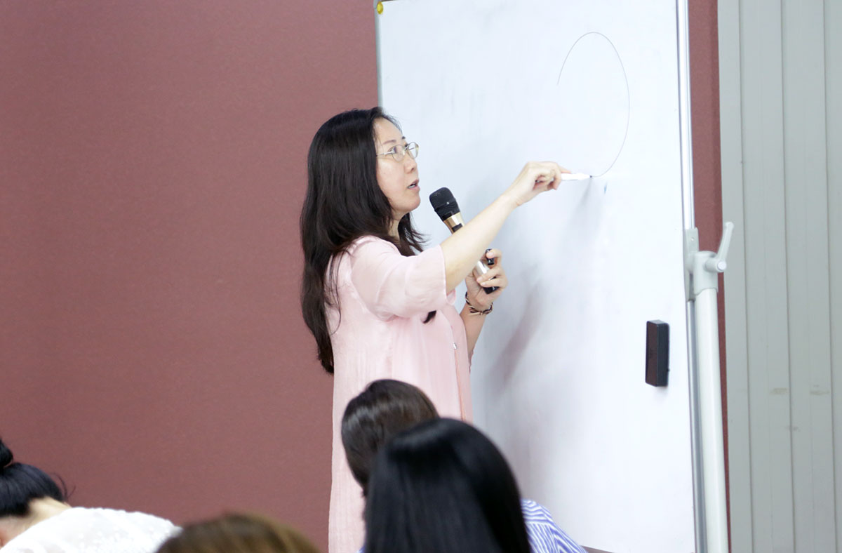 课堂上的于焕新老师