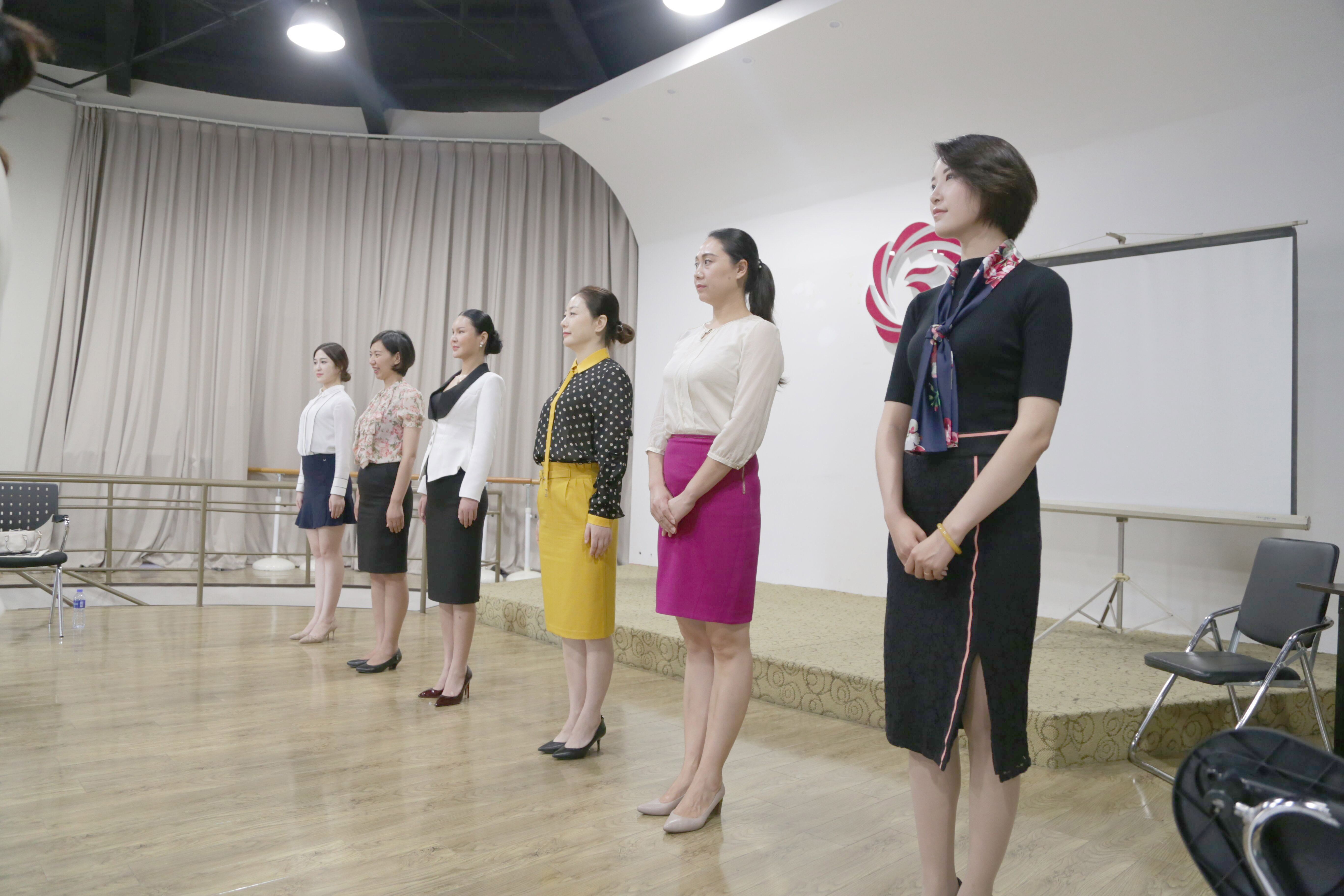 服务礼仪实训班
