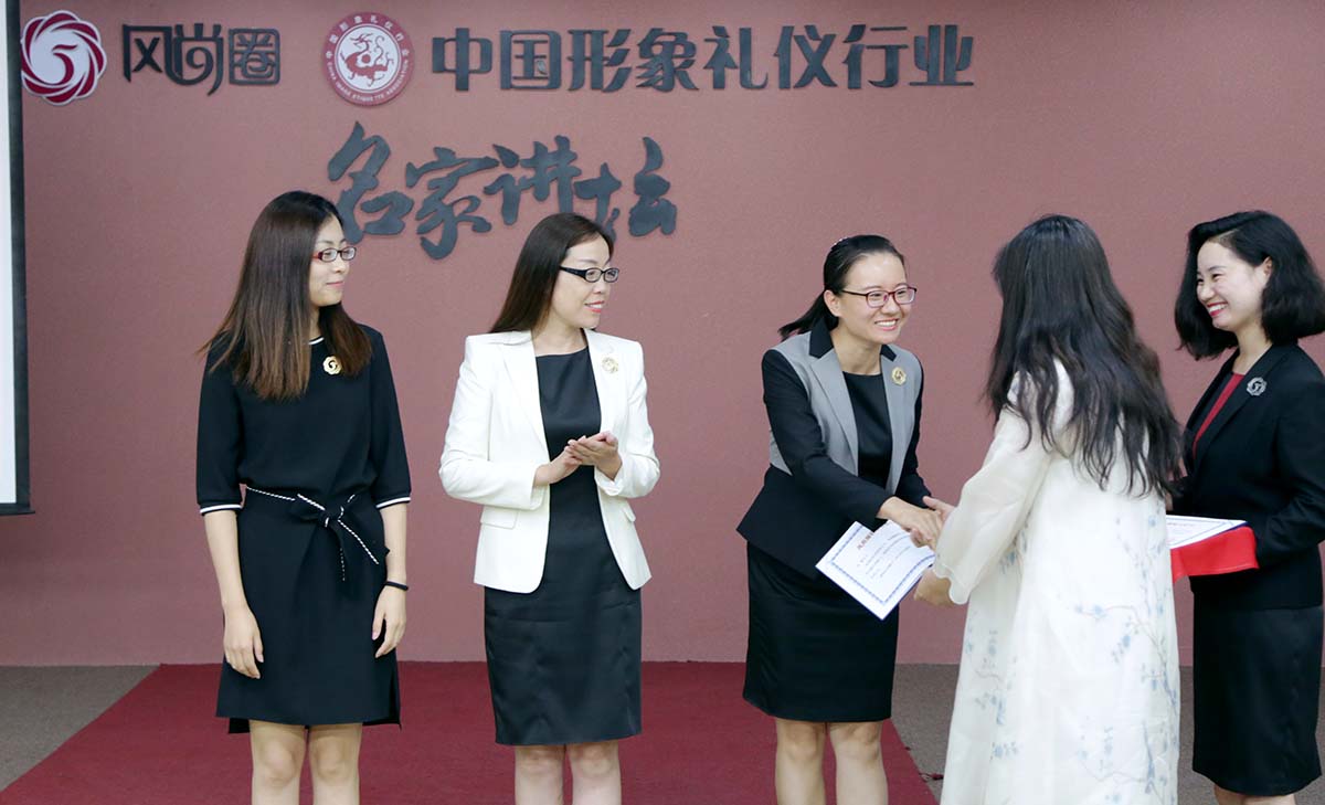 风尚圈联合创始人冯颖