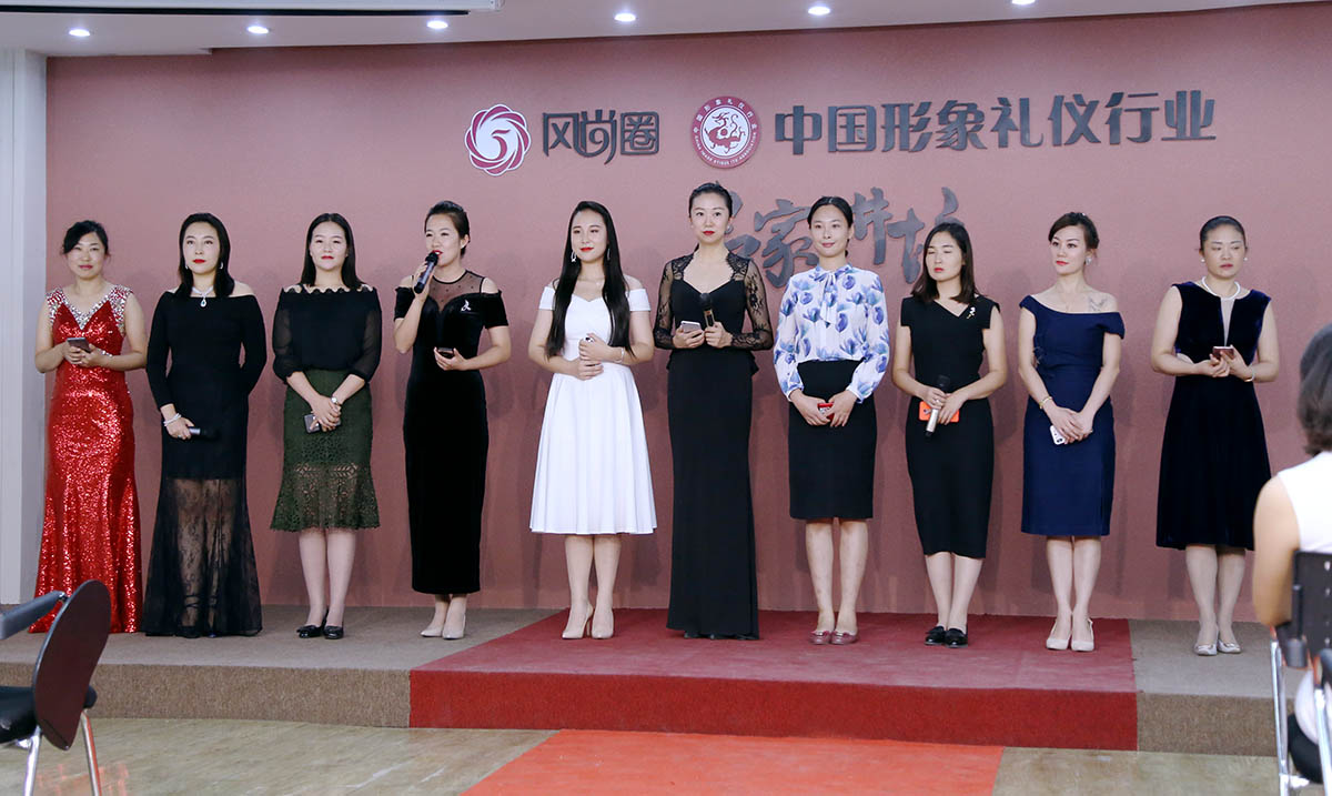 诗朗诵《致橡树》
