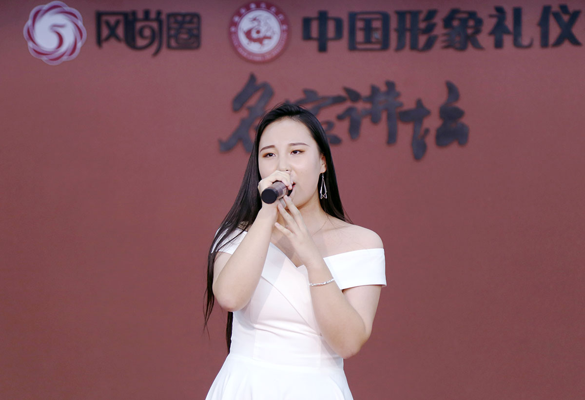 歌曲演唱《红玫瑰》