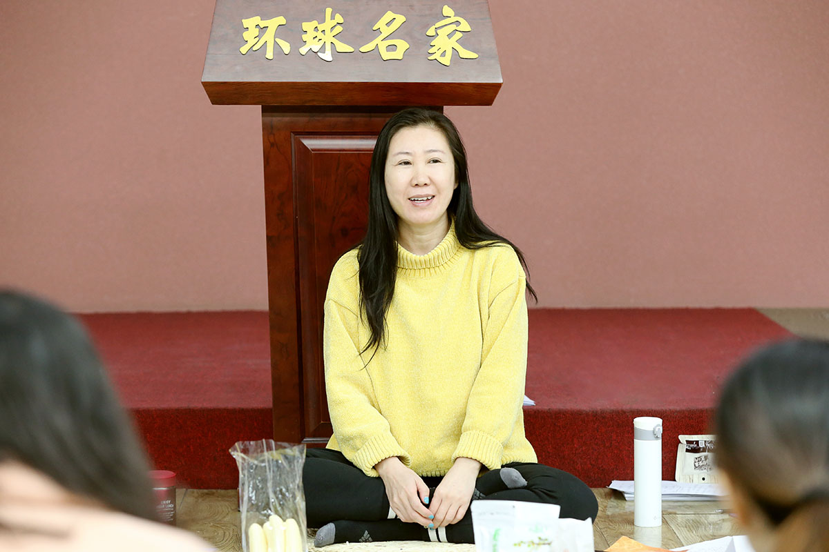 课堂上的于焕新老师