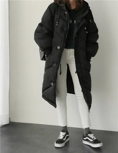 黑棉袄搭配 最百搭的冬季颜色