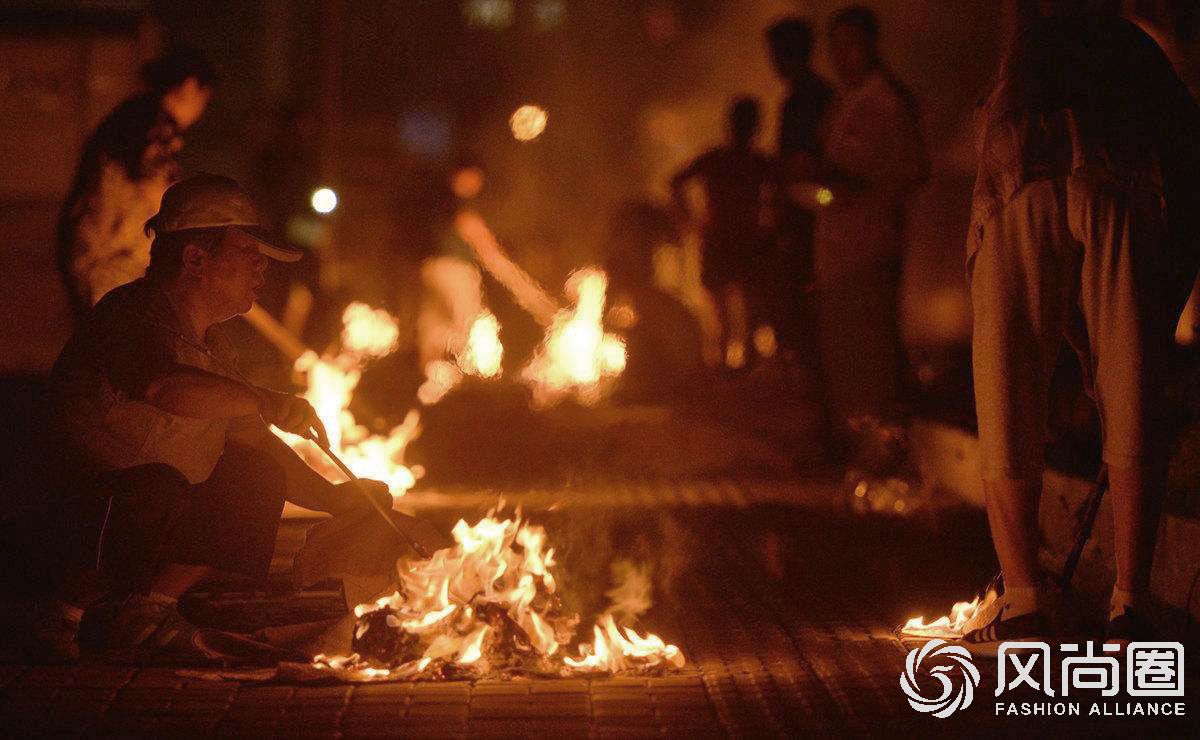 烧纸祭祀容易引起火患污染环境空气