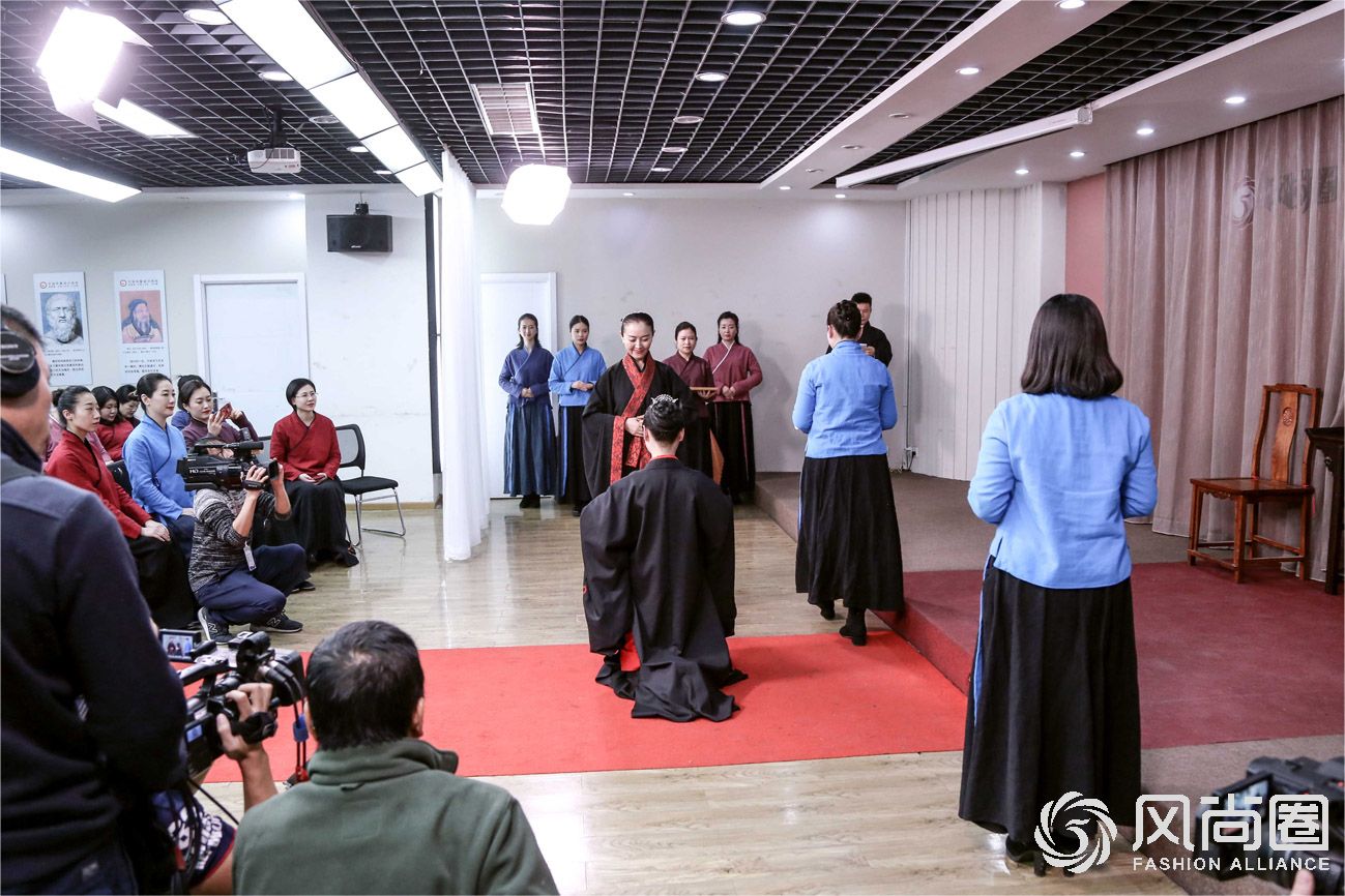 风尚圈中华女子成人礼现场