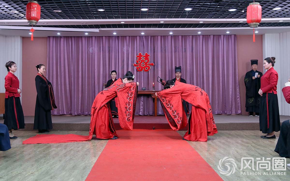 夫妻对拜
