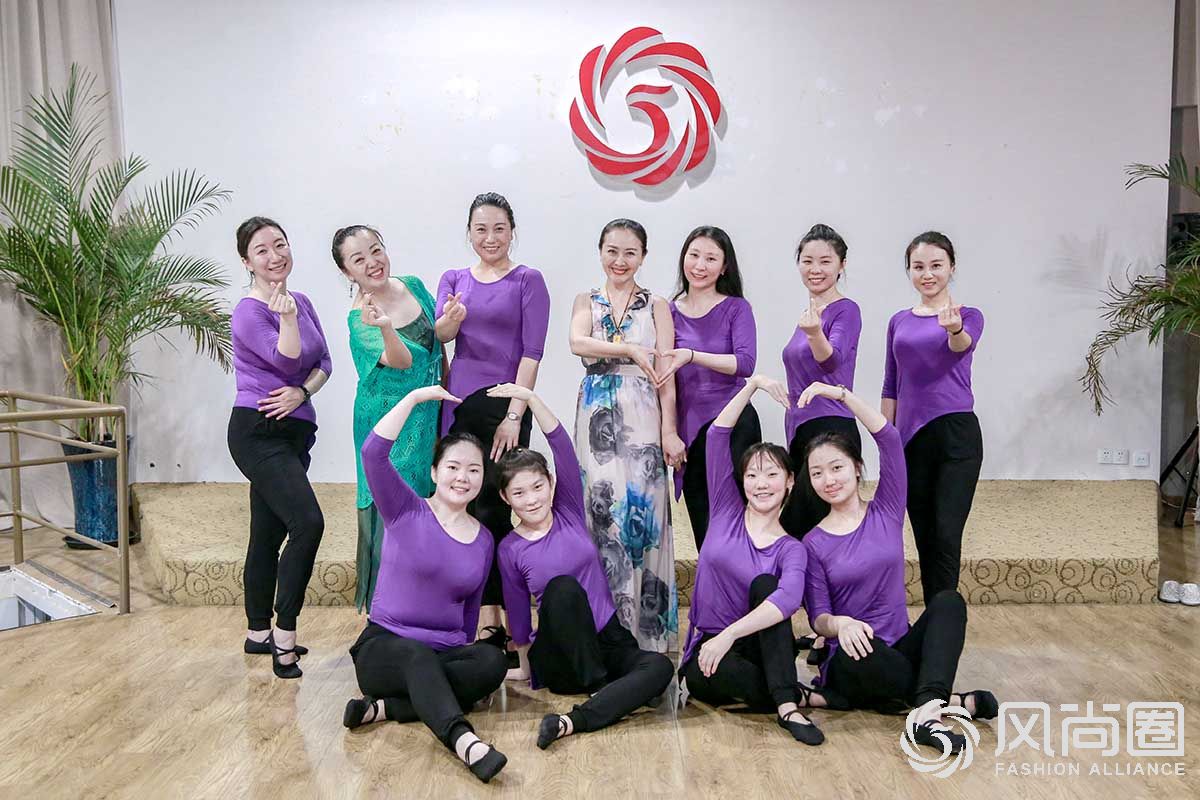 师生合影留念