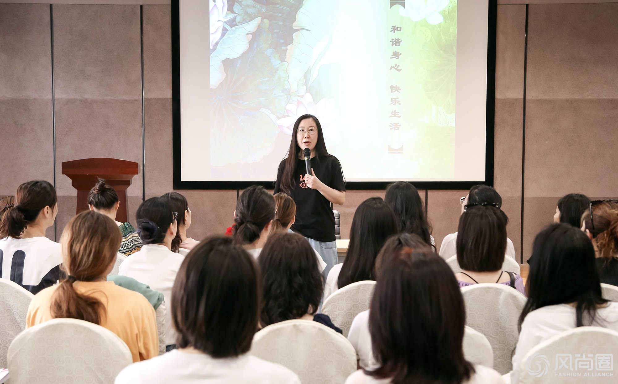 这个礼仪培训课堂非比寻常