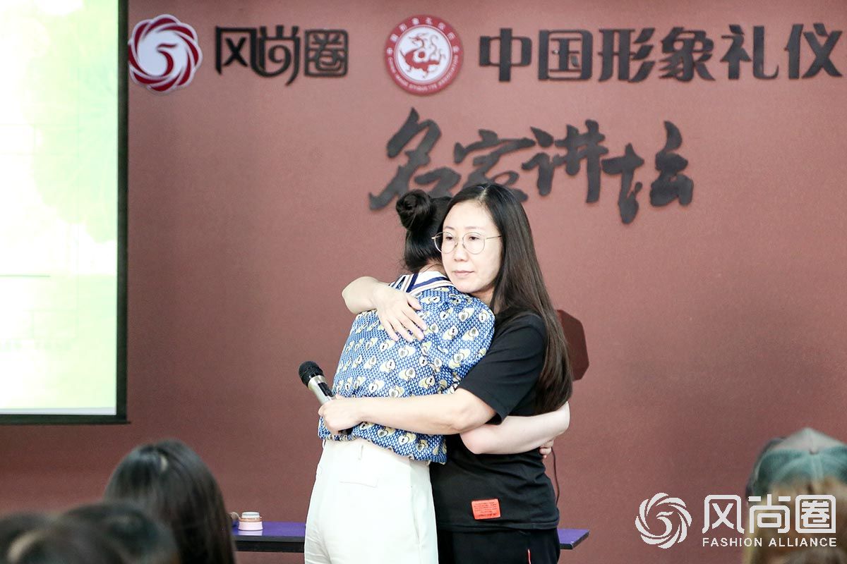 课堂温暖瞬间