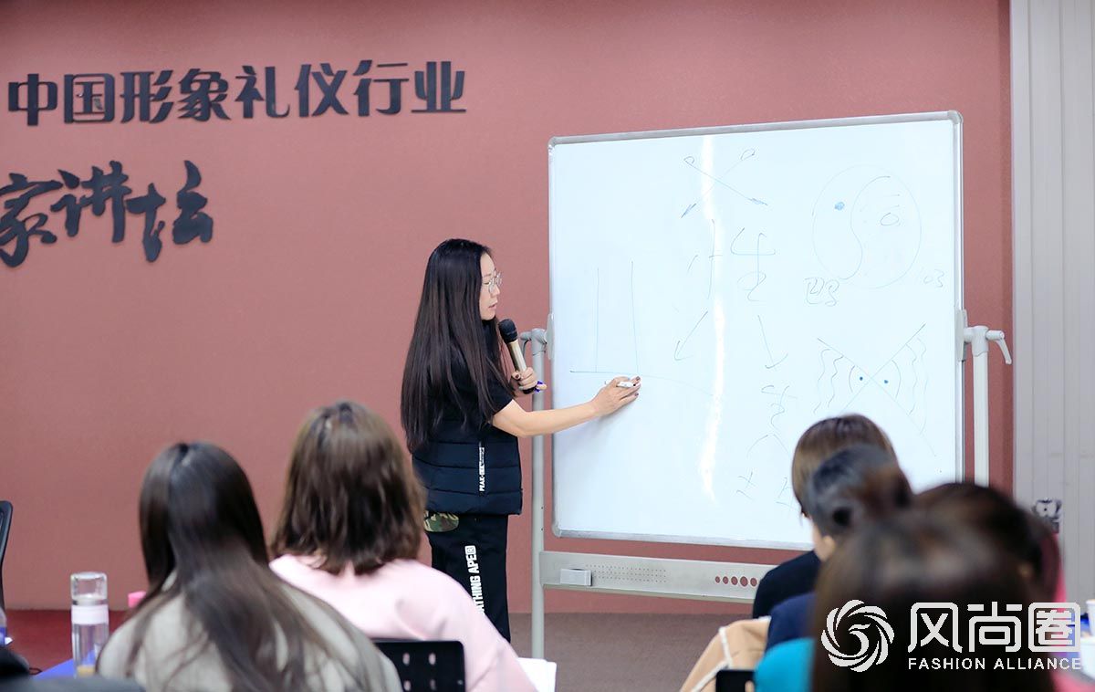 课堂上的于焕新老师