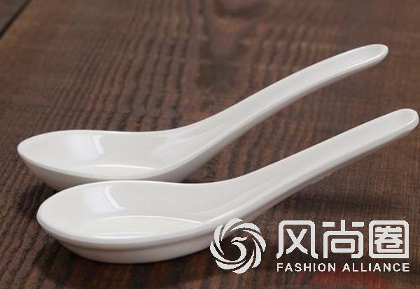 中餐礼仪中,使用调羹的礼仪 礼仪培训师培训