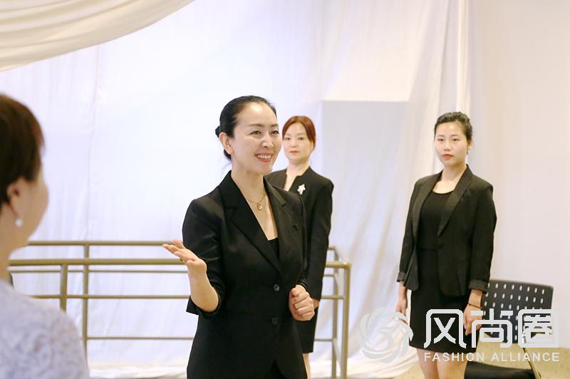 形体训练,优雅仪态
