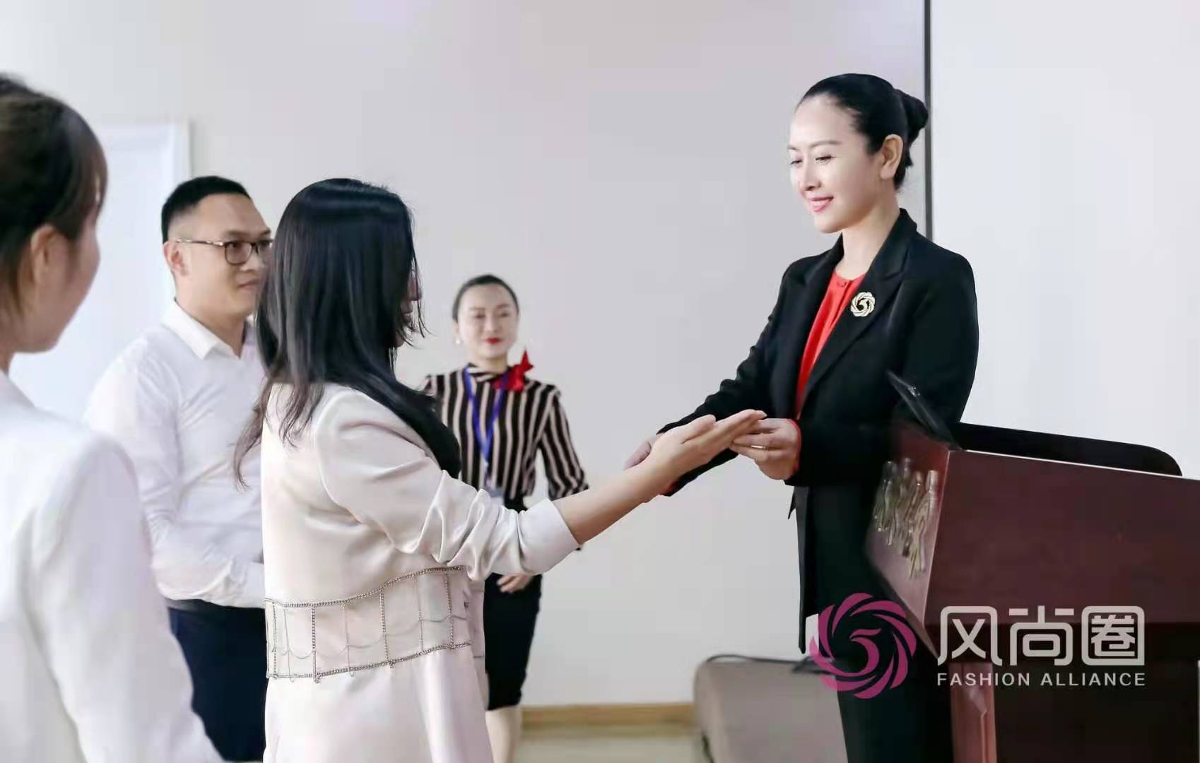 形体训练,优雅仪态,礼仪培训
