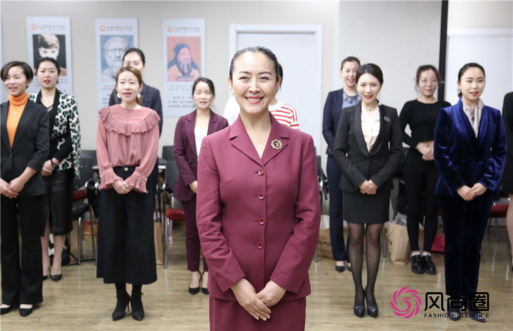 礼仪培训师徐文波老师