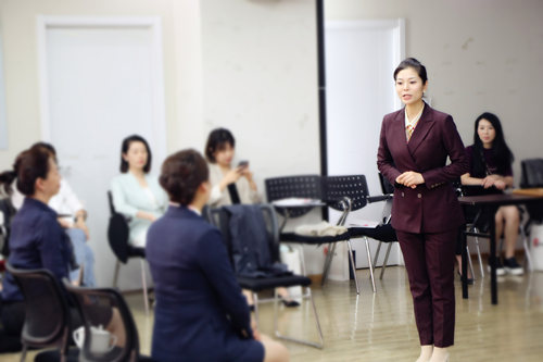 礼仪培训师训练营课堂情景模拟