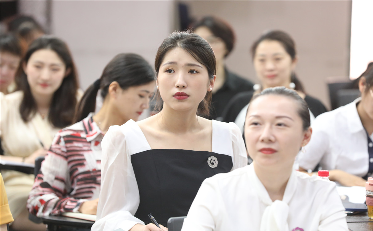 礼仪培训师训练营-学员风采