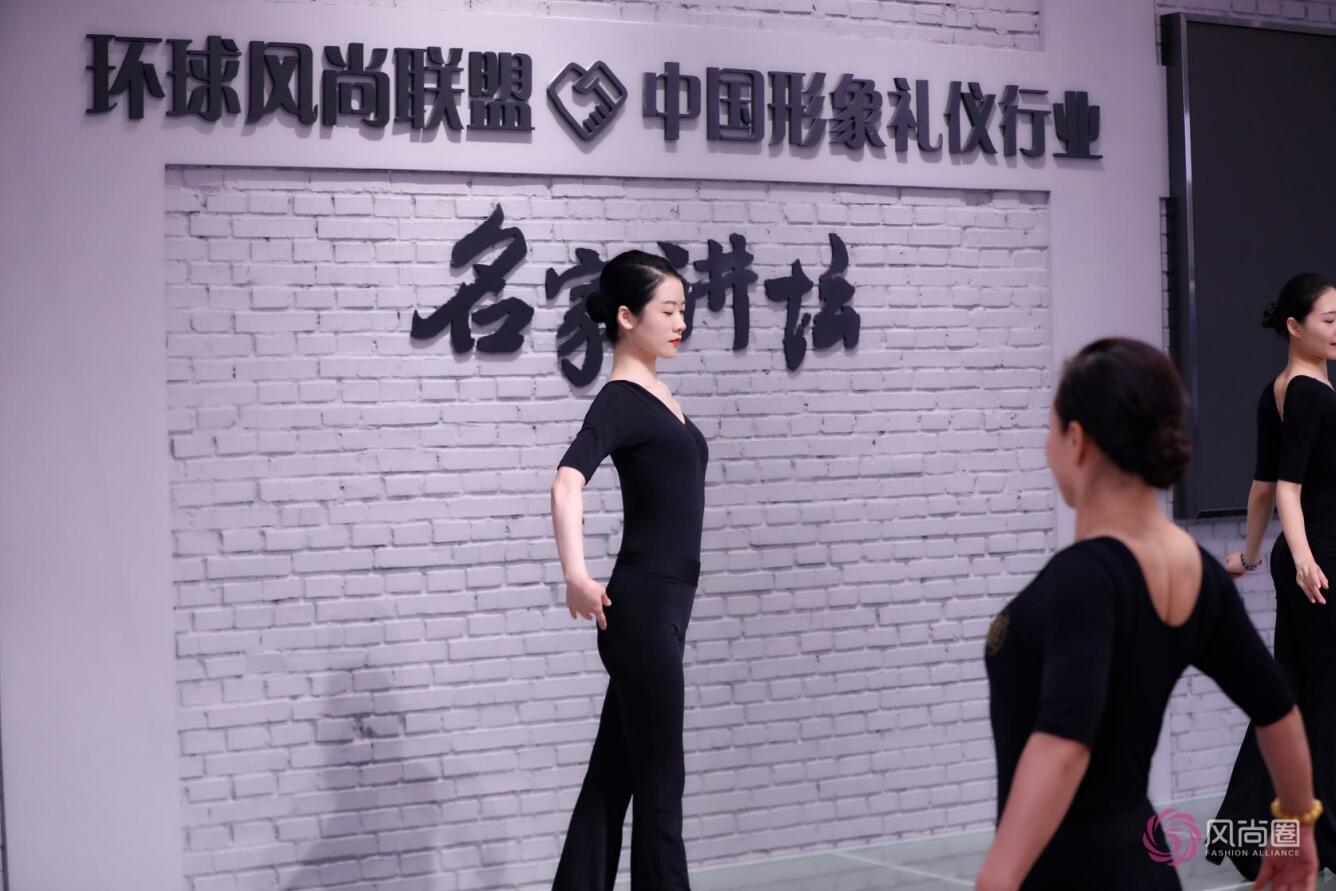 形体训练,优雅仪态