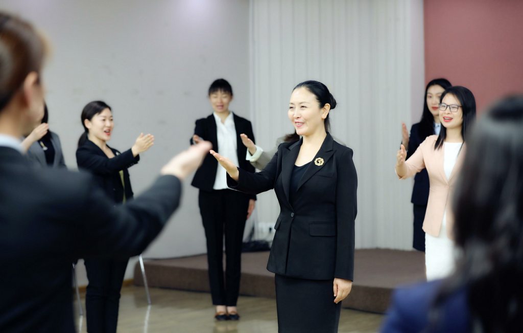 礼仪培训师培训课程