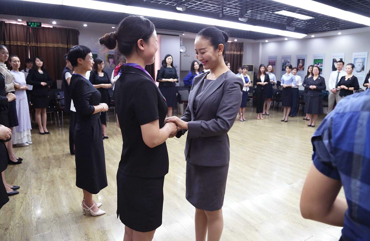 礼仪培训师班