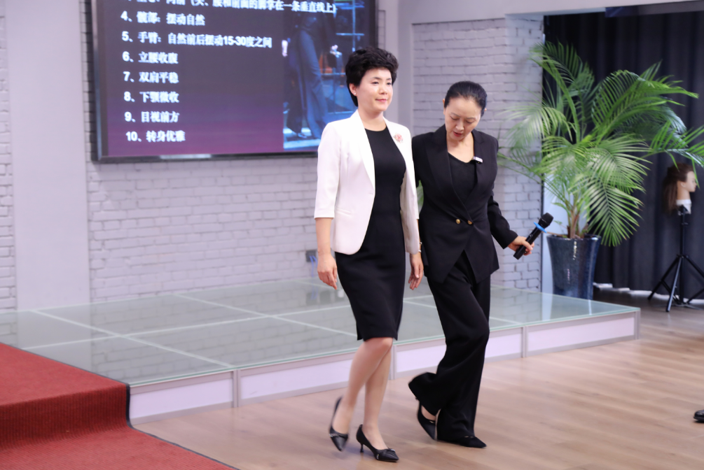 高级礼仪培训师班